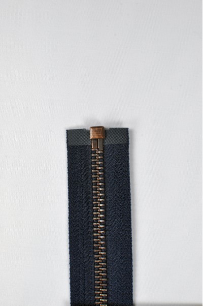 ZIP070  2號拉鏈 單頭拉鏈款式  紅古銅牙拉鏈   密尾拉鏈款式   不設單獨拉鍊訂購 側面照